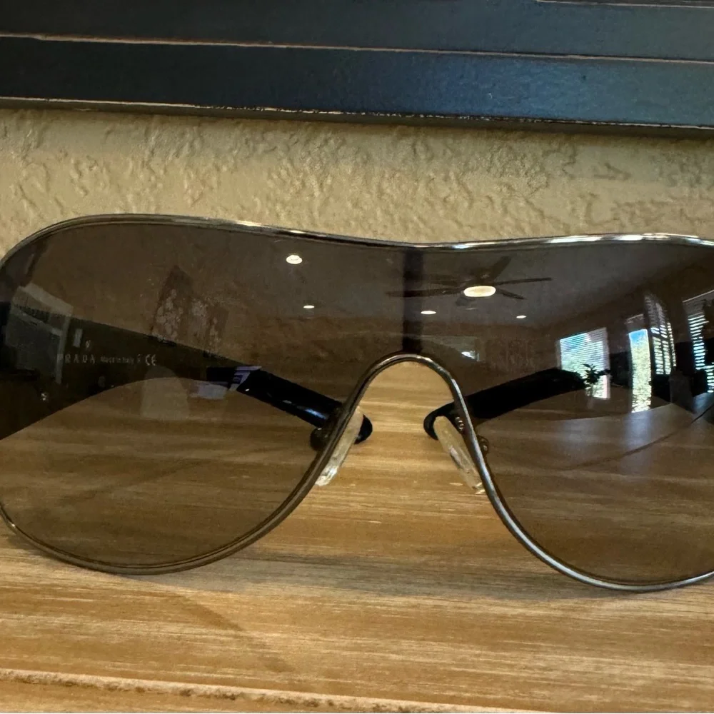 Prada sunglasses Woman’s Triangle Logo Aviator - Picture 5 of 7